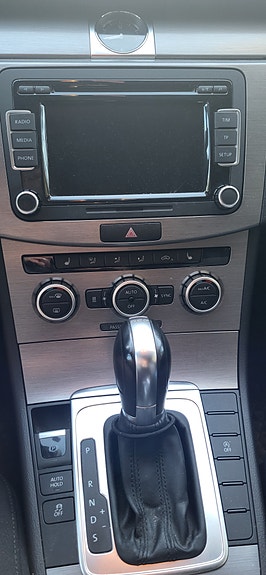 Volkswagen Passat 2 of 5