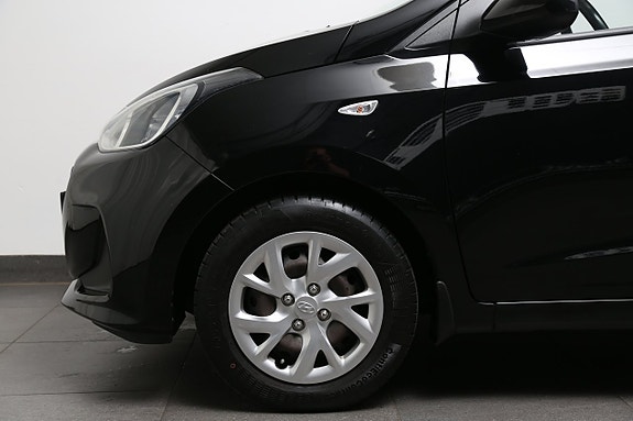 Hyundai i10 8 of 20