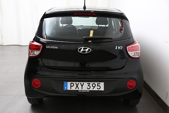 Hyundai i10 7 of 20