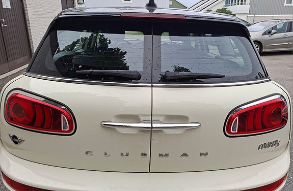 MINI Cooper S 4 of 5