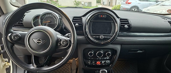 MINI Cooper S 3 of 5