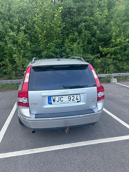 Volvo V50 2 of 5