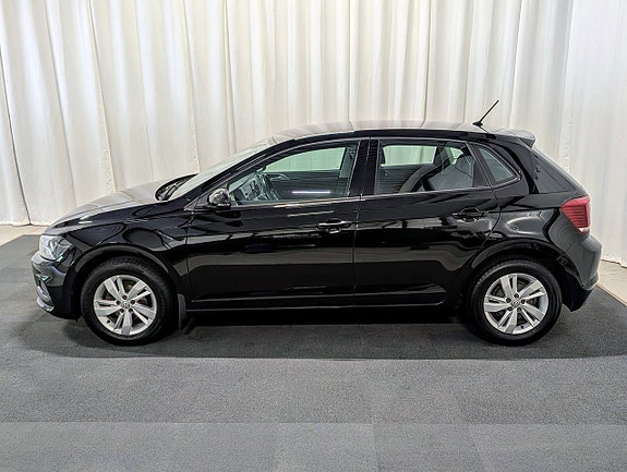 Volkswagen Polo 2 of 5
