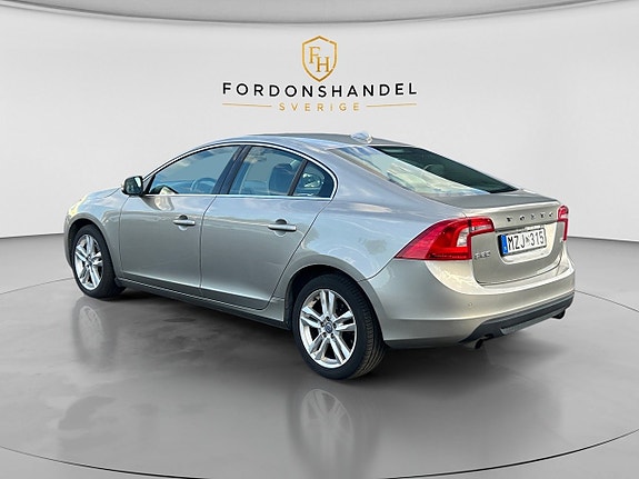 Volvo S60 3 of 5