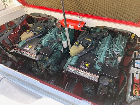 Sunseeker 37 Tomahawk MK2 -92 Volvo Penta KAD 44 (-02) 8 of 10