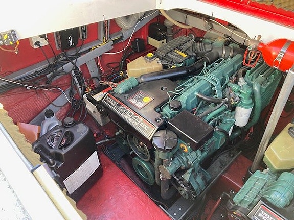 Sunseeker 37 Tomahawk MK2 -92 Volvo Penta KAD 44 (-02) 7 of 10