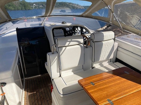 Sunseeker 37 Tomahawk MK2 -92 Volvo Penta KAD 44 (-02) 4 of 10