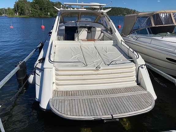 Sunseeker 37 Tomahawk MK2 -92 Volvo Penta KAD 44 (-02) 6 of 10