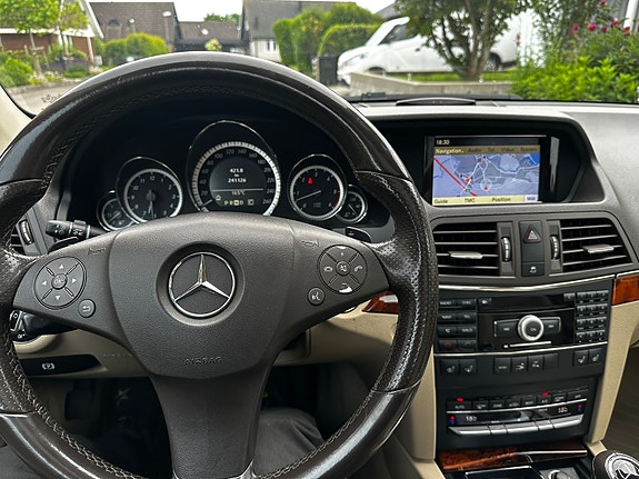 Mercedes-Benz E350 5 of 5
