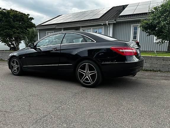 Mercedes-Benz E350 2 of 5