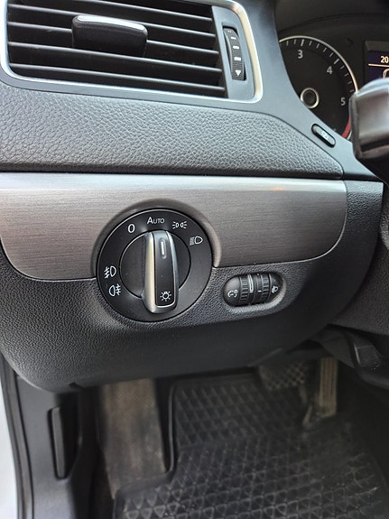 Volkswagen Jetta 18 of 21
