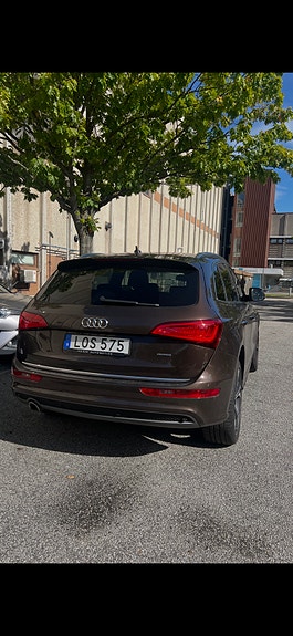 Audi Q5 2 of 5