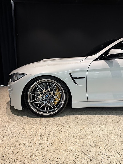 BMW M4 5 of 5