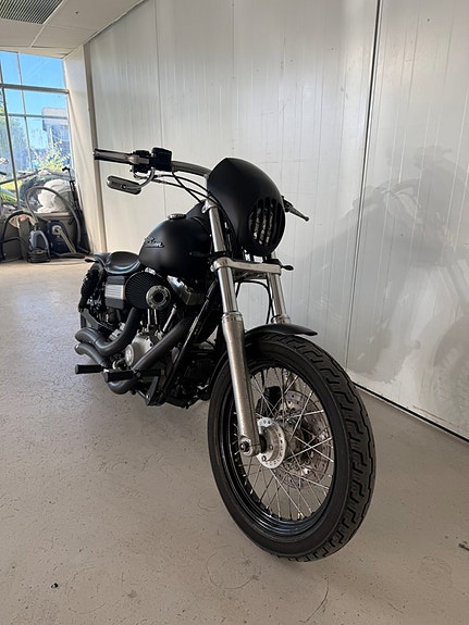 Harley-Davidson Street Bob 1.6 Twin Cam 96 Vance & Hines Nyservad Nybesiktad 2 of 14