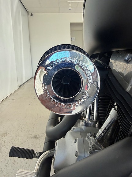 Harley-Davidson Street Bob 1.6 Twin Cam 96 Vance & Hines Nyservad Nybesiktad 10 of 14