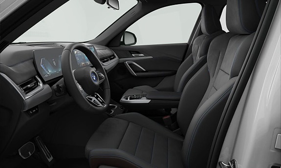 BMW X1 3 of 3