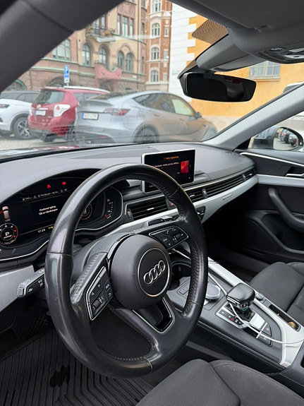 Audi A4 4 of 5