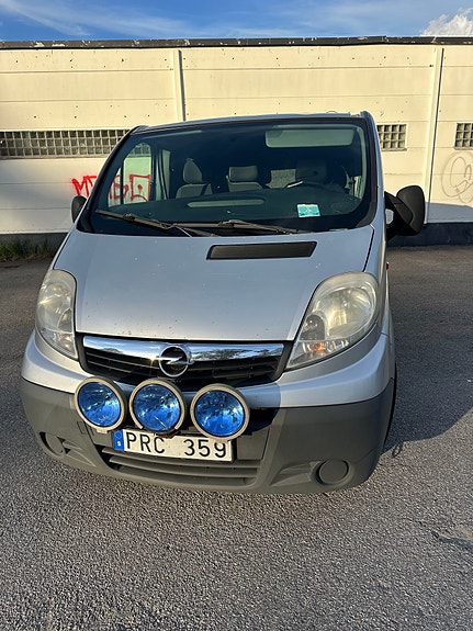 Opel Vivaro 2 of 5