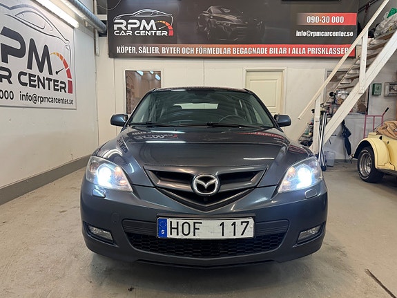 Mazda 3 4 of 5