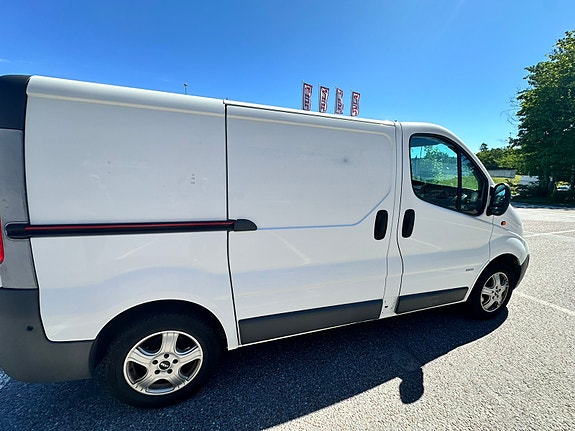 Opel Vivaro 5 of 5