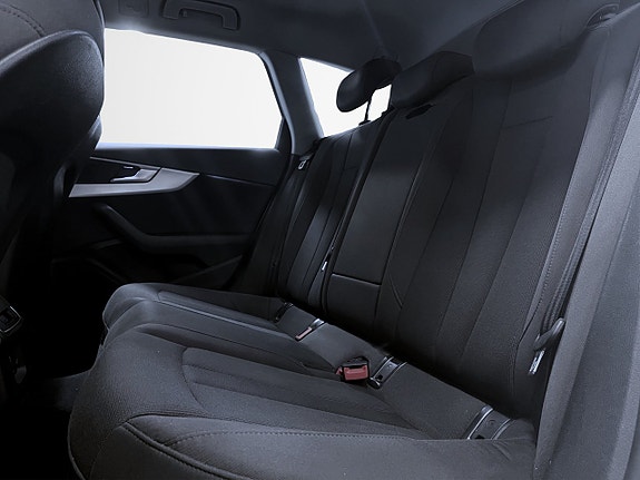 Audi A4 12 of 15