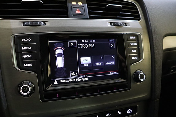 Volkswagen Golf VII 20 of 26