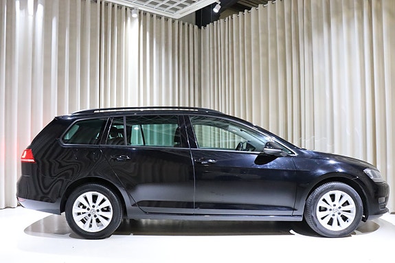 Volkswagen Golf VII 2 of 26