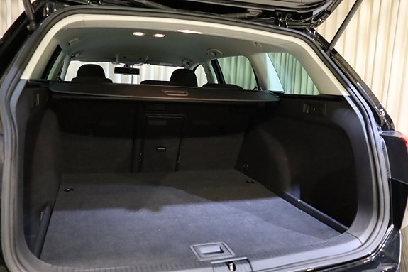 Volkswagen Golf VII 8 of 26
