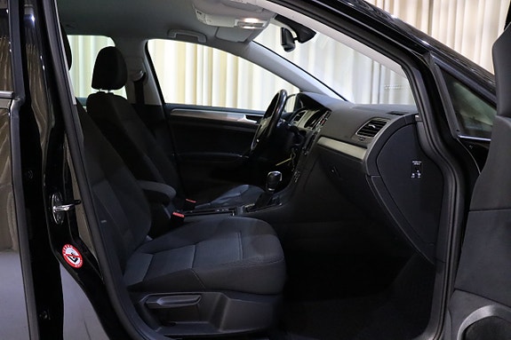 Volkswagen Golf VII 25 of 26