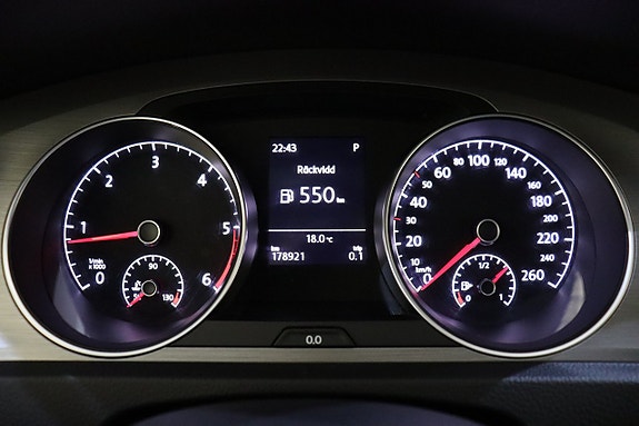Volkswagen Golf VII 16 of 26