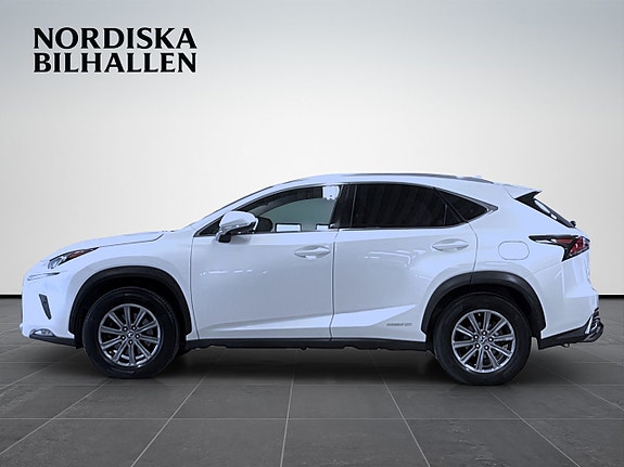 Lexus NX300h 4 of 5