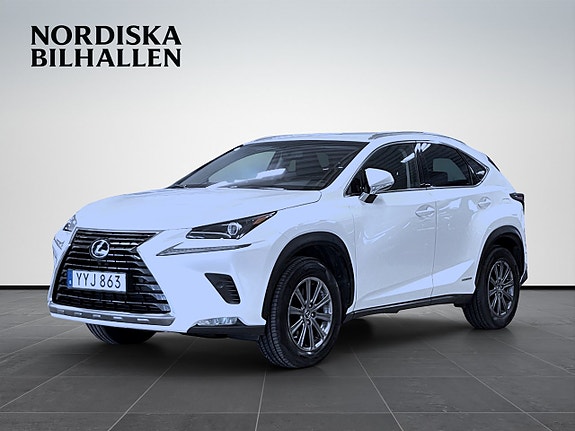 Lexus NX300h 3 of 5