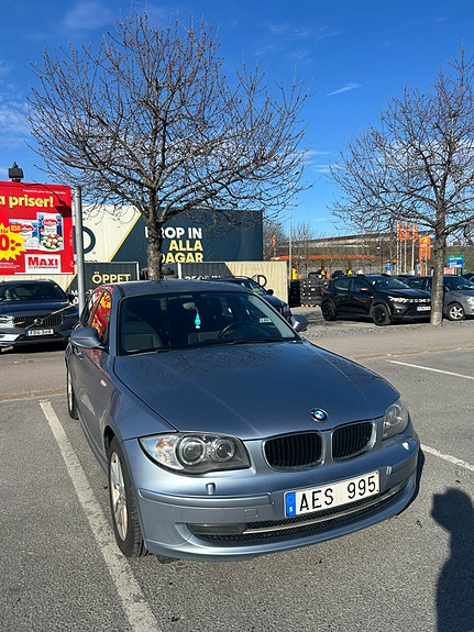 BMW 118d 4 of 5
