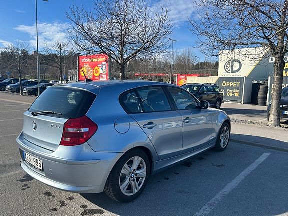 BMW 118d 3 of 5