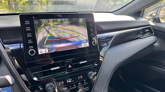 Toyota Camry 8 of 13