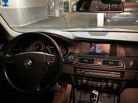BMW 520d 12 of 16