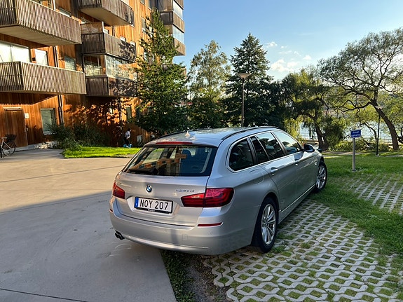 BMW 520d 3 of 5