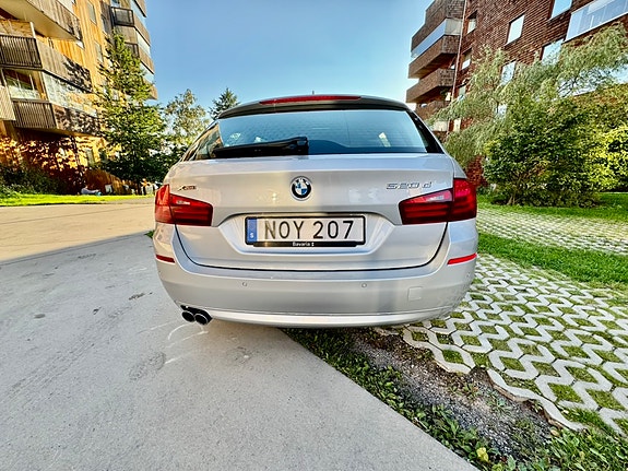 BMW 520d 4 of 5