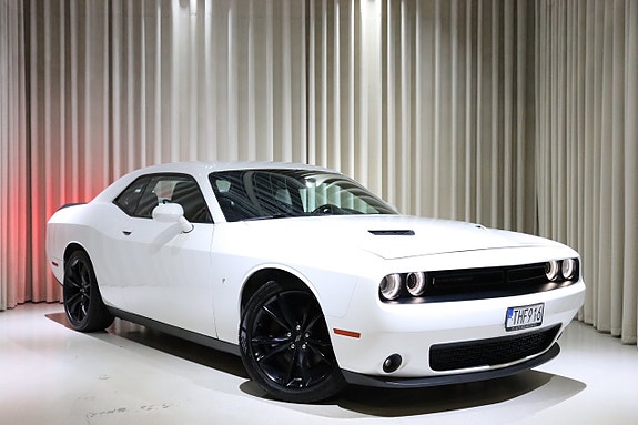 Dodge Challenger 2 of 30