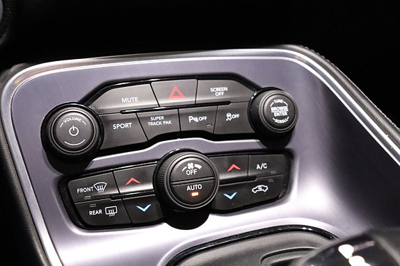 Dodge Challenger 26 of 30