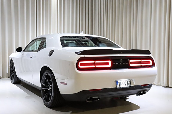 Dodge Challenger 9 of 30