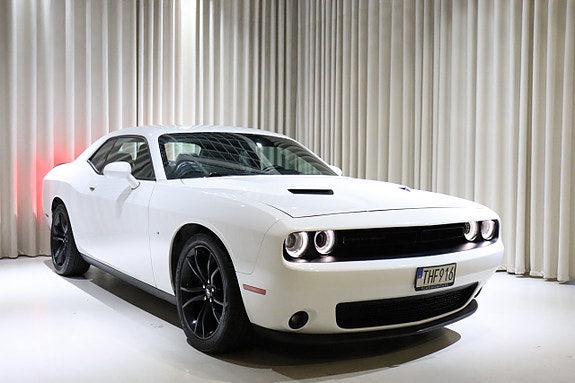 Dodge Challenger 6 of 30