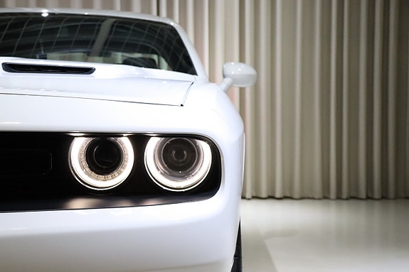 Dodge Challenger 4 of 30