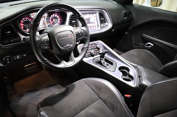 Dodge Challenger 15 of 30