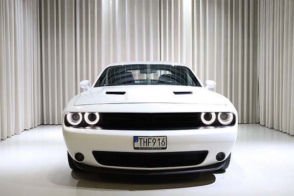 Dodge Challenger 7 of 30