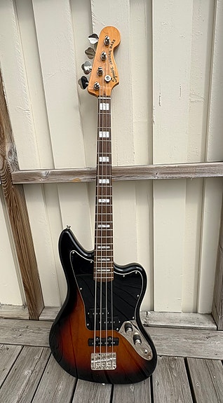 Squier Classic Vibe Jaguar Bass Medium Scale 2021 – Sunburst