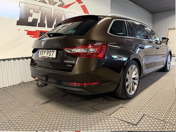 Skoda Superb 4 of 5