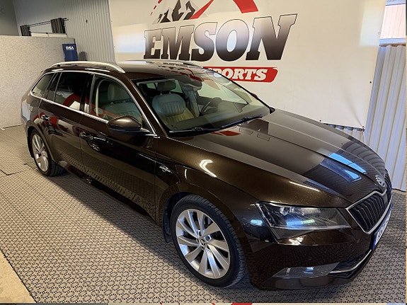 Skoda Superb 2 of 5