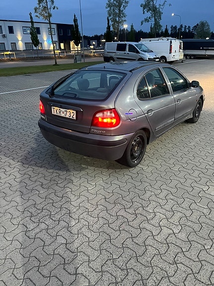 Renault Megane I 2 of 5