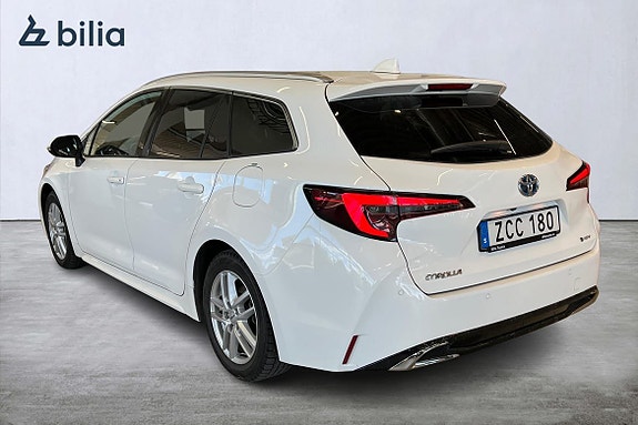 Toyota Corolla 3 of 5